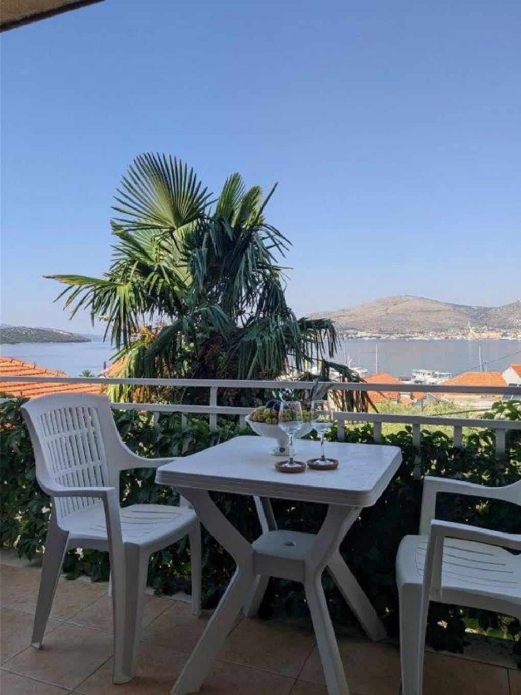 Apartments Biserka - 50 M From Beach Traù Esterno foto