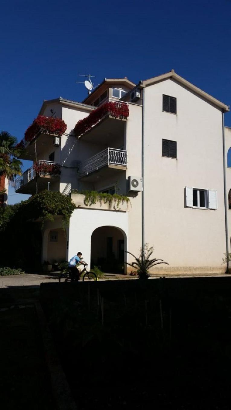 Apartments Biserka - 50 M From Beach Traù Esterno foto