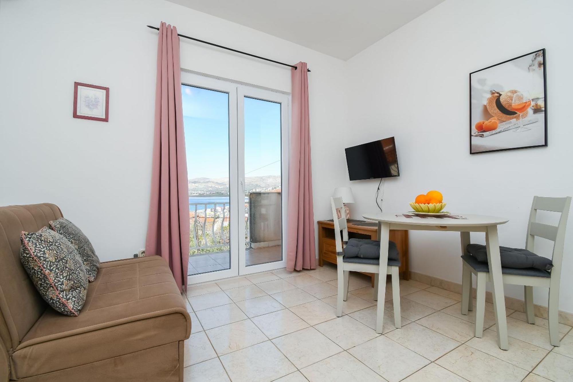 Apartments Biserka - 50 M From Beach Traù Esterno foto