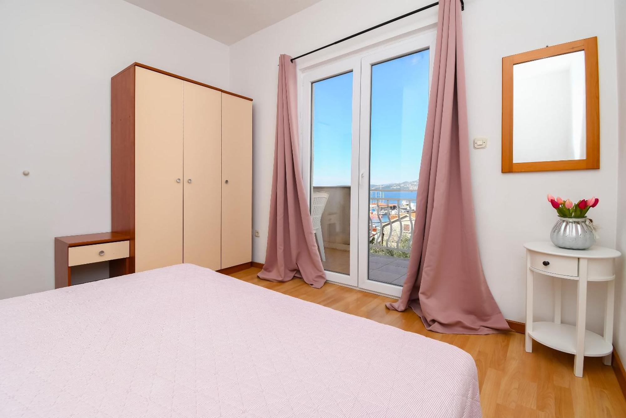Apartments Biserka - 50 M From Beach Traù Esterno foto