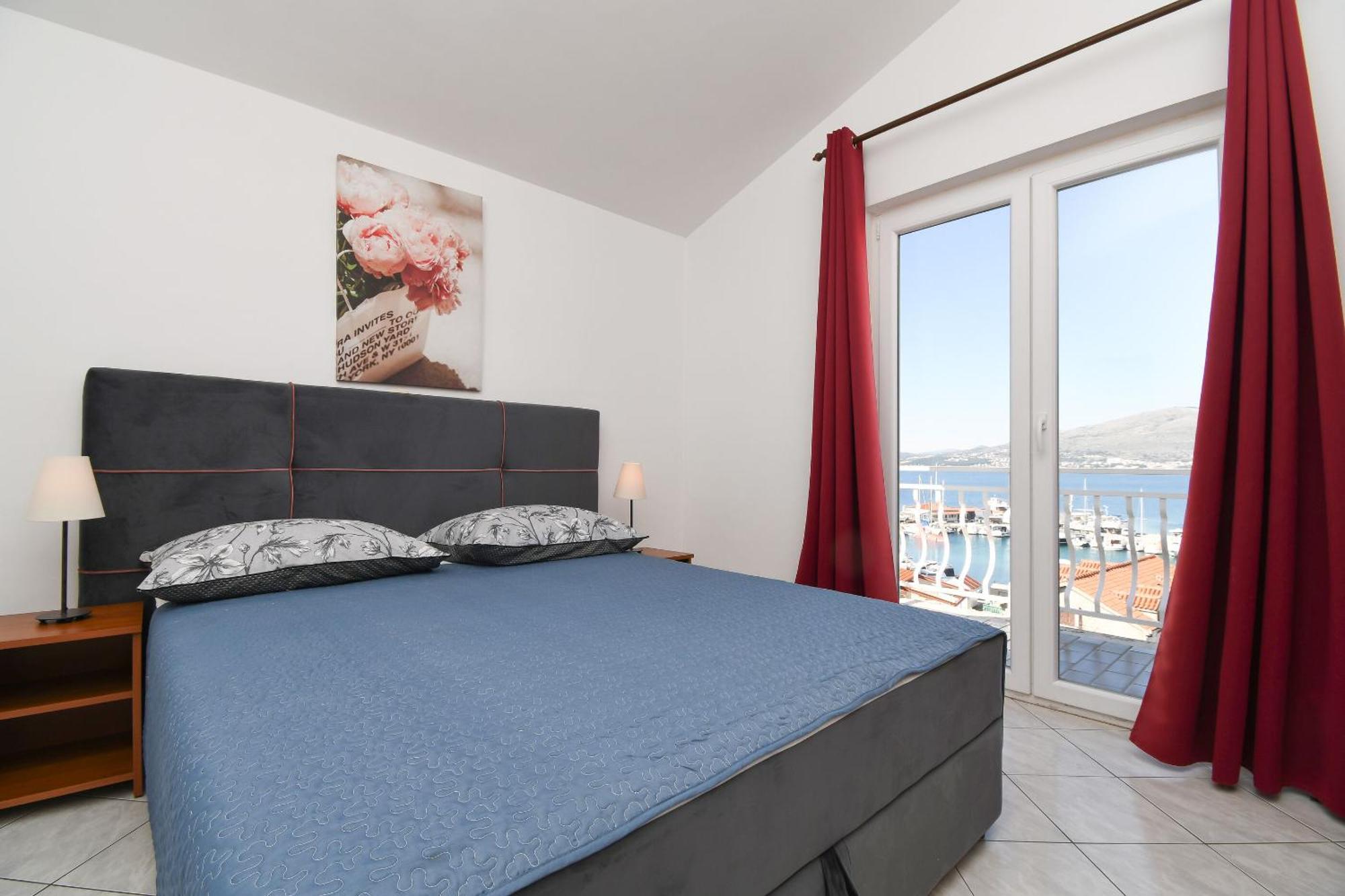 Apartments Biserka - 50 M From Beach Traù Esterno foto