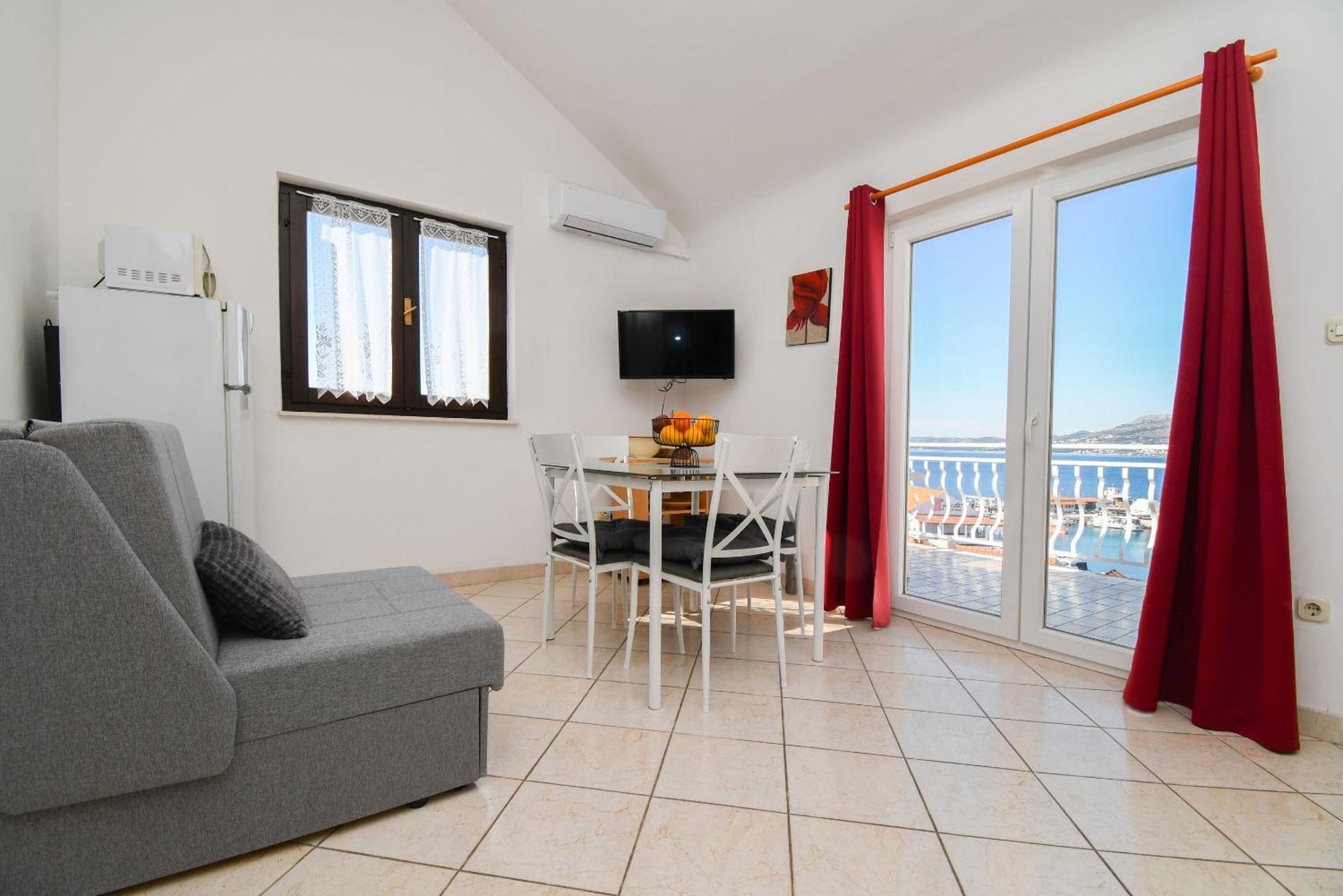 Apartments Biserka - 50 M From Beach Traù Esterno foto
