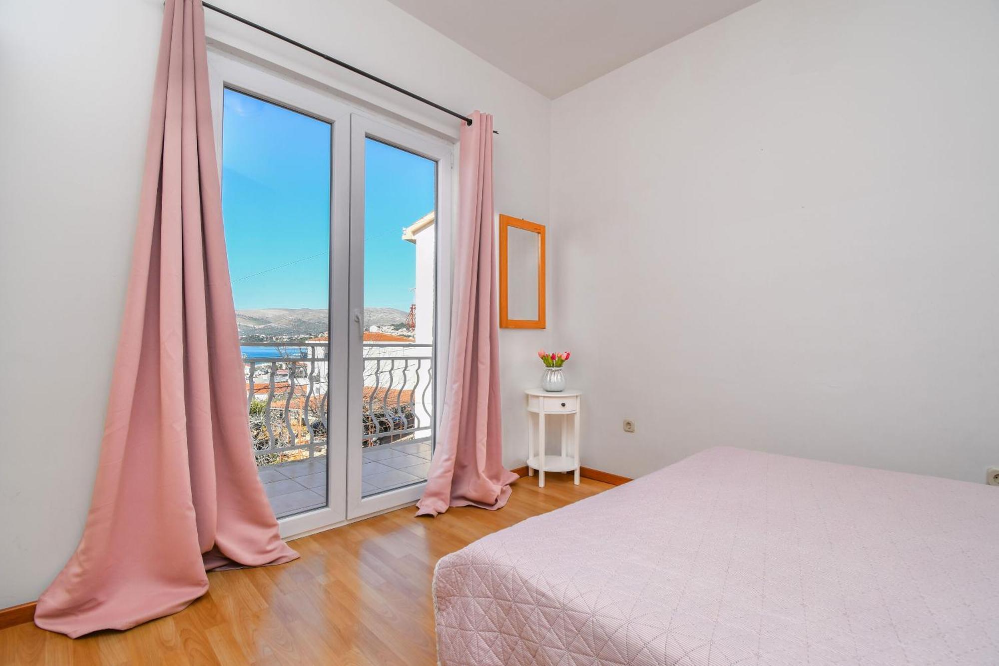 Apartments Biserka - 50 M From Beach Traù Esterno foto