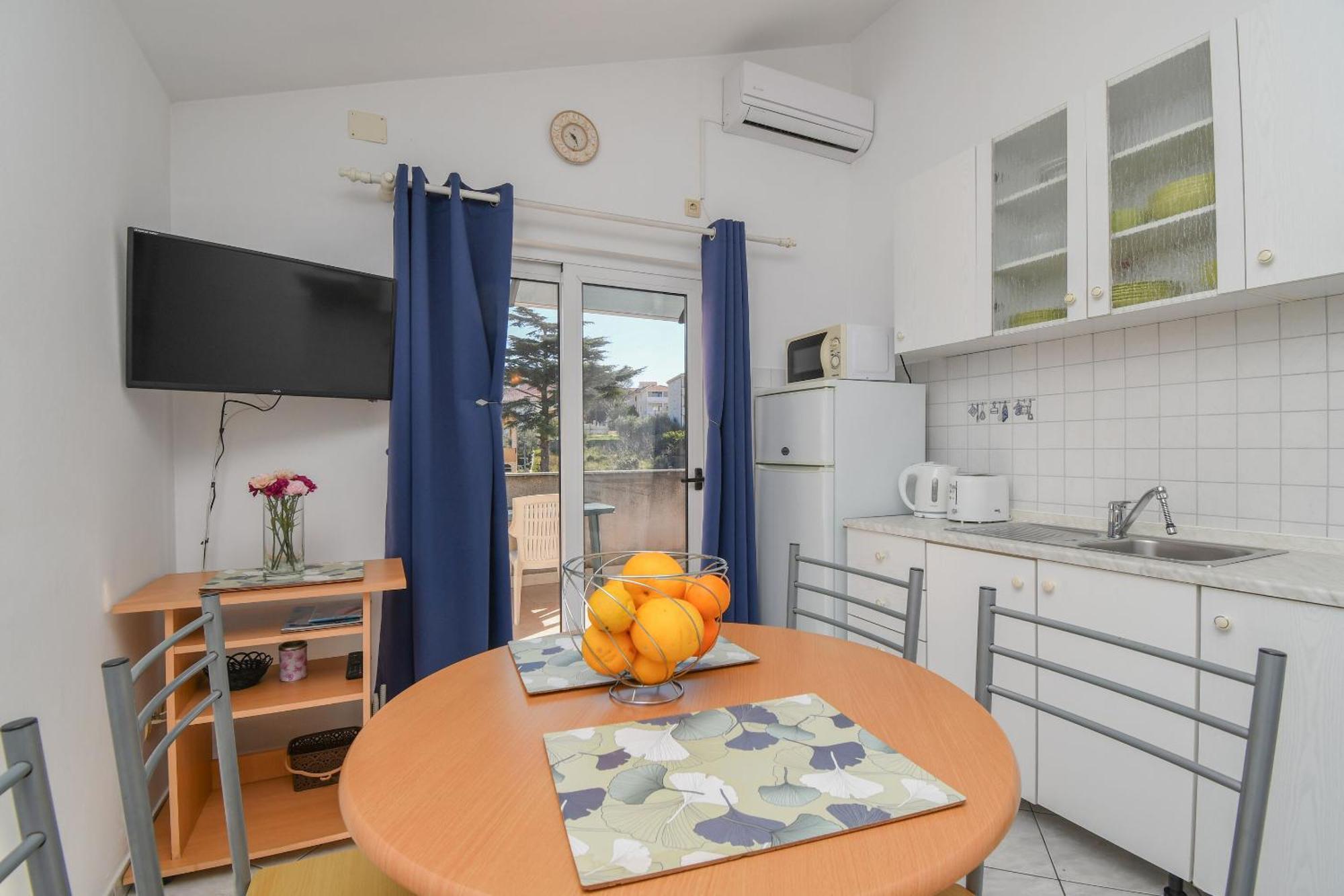 Apartments Biserka - 50 M From Beach Traù Esterno foto